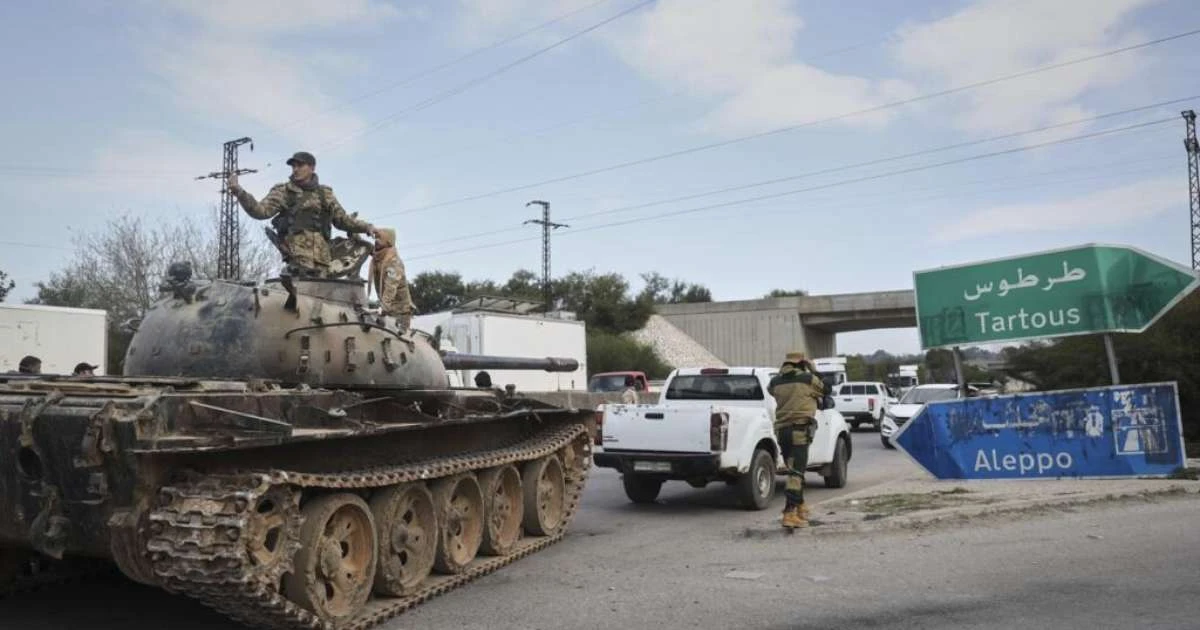 Seis meses após queda de antigo regime na Síria, grupos pró-Assad ameaçam estabilidade do país