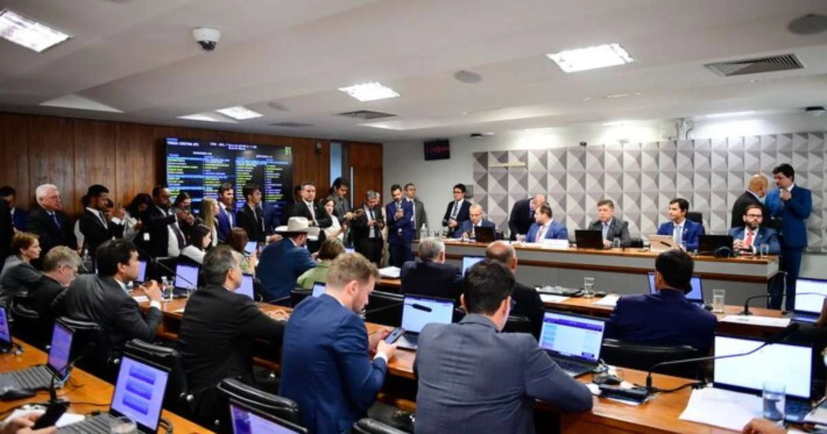 Senadores governistas iniciam debandada após controle da CPI pela oposição