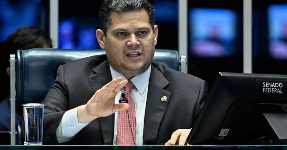 Alcolumbre defende emendas parlamentares após abertura de inquérito na PF: 'Parar de criminalizar'