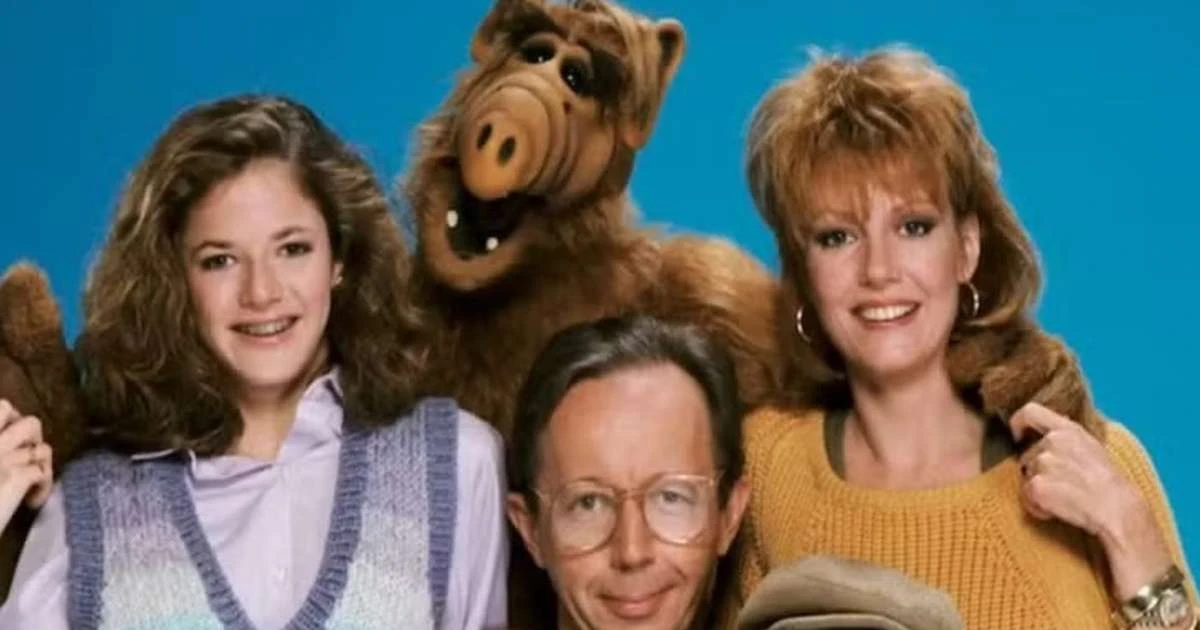 Artista do elenco principal da série 'Alf, O ETeimoso' teve morte trágica e precoce ao lado do pet