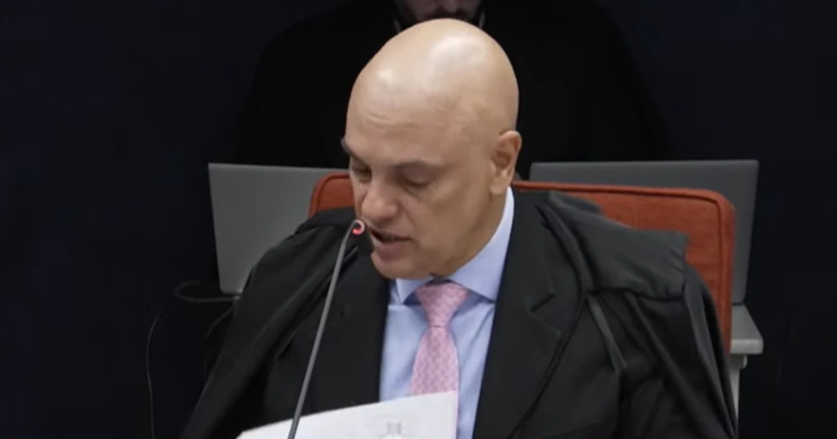 Moraes usa PCC para comparar mensagem entre Ramagem e Bolsonaro sobre trama golpista