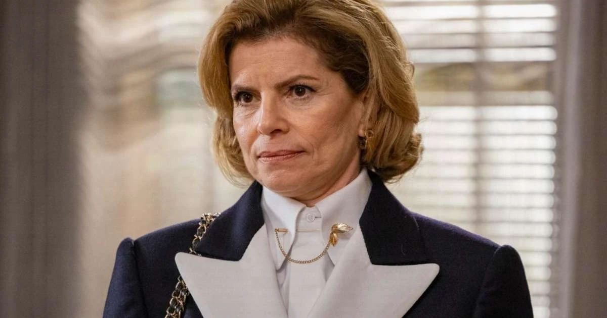Um homem, uma maleta 007 e um pedido de casamento bizarro: hoje Odete Roitman em 'Vale Tudo', Debora Bloch já foi perseguida por stalker. 'Fiquei com medo'