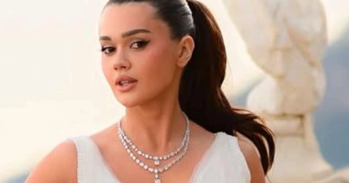 Minivestido! Franciny usa look polêmico para festa de pré-casamento: 'Pra que isso?'