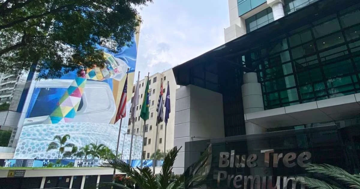 Defesa de americana que afirma ter sido estuprada em hotel pede indenização e diz que vítima precisou de tratamento psiquiátrico