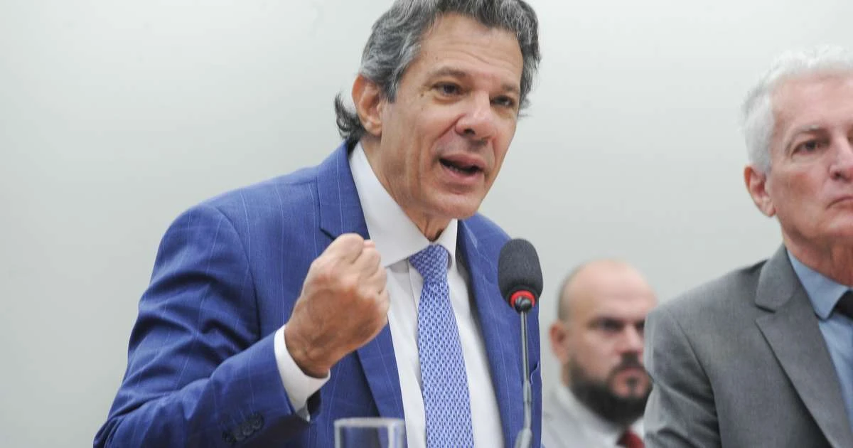 Haddad provoca Nikolas Ferreira após deputado fazer pergunta e abandonar sessão: 'Molecagem'
