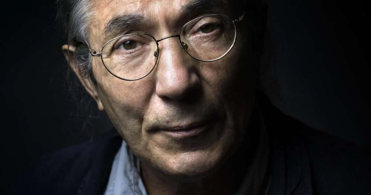 Escritor franco-argelino é libertado na Argélia e acolhido na Alemanha após um ano de prisão