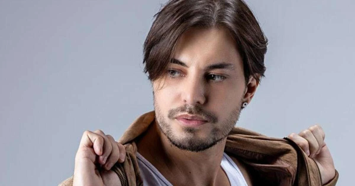 Matheus Rocha relata abuso na infância e alerta sobre perigos próximos