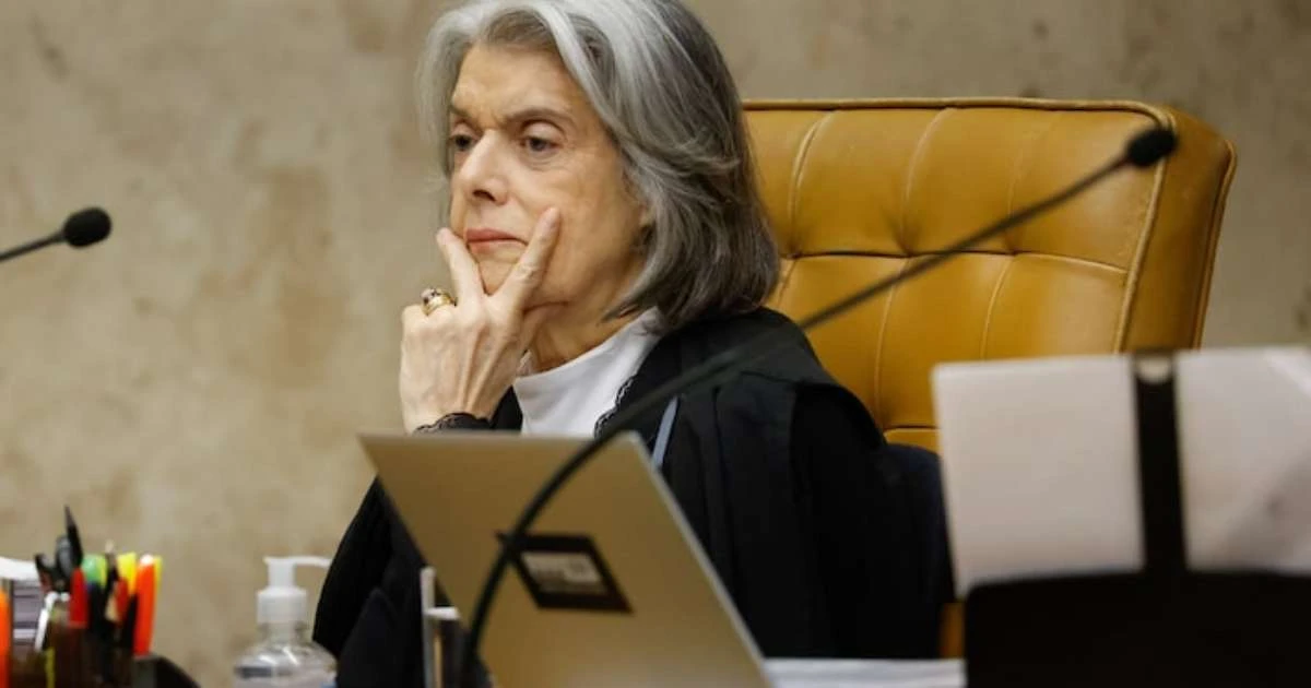 Cármen Lúcia afirma que democracia brasileira não pode sofrer interferências externas