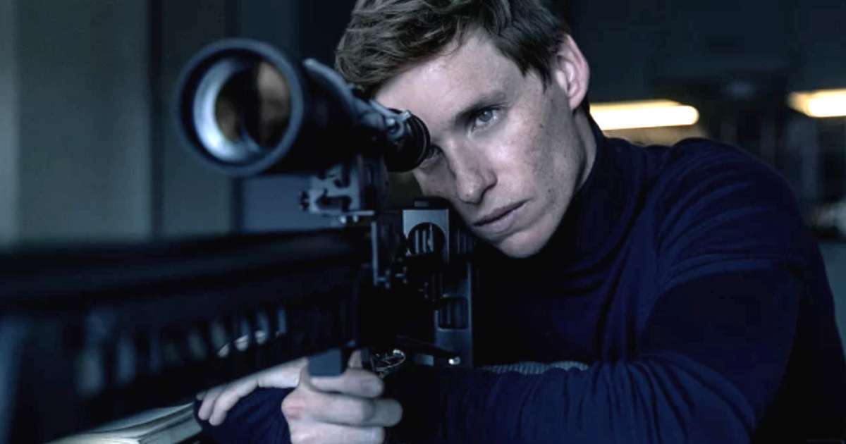 Eddie Redmayne é assassino profissional no trailer de 