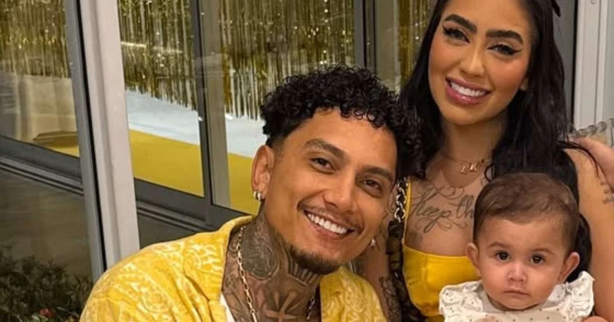 Após vídeo íntimo, MC Mirella rebate críticas ao ser questionada sobre a filha: 'Hipócritas'