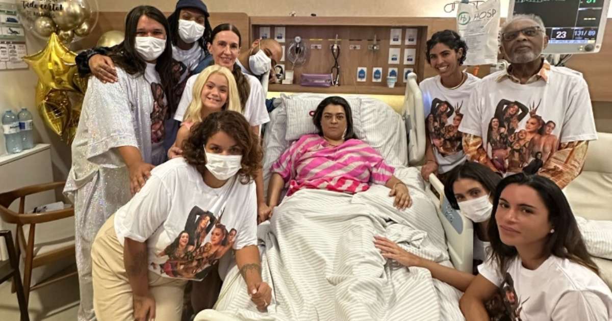 Preta Gil aparece com a família em 1ª foto desde cirurgia para retirada de tumores