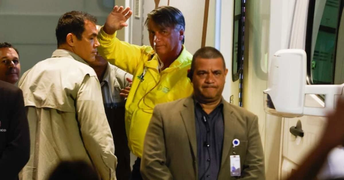 Bolsonaro passa por cirurgia no intestino em Brasília