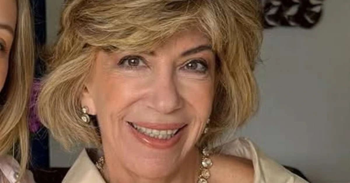 Que linda! Silvia Poppovic choca a web ao postar foto raríssima com a filha