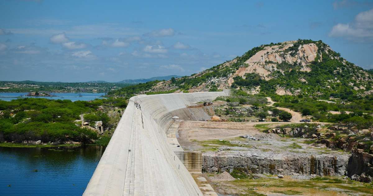 Lula critica Bolsonaro por 'orçamento esvaziado' em inauguração de barragem no RN: 'Irresponsável'