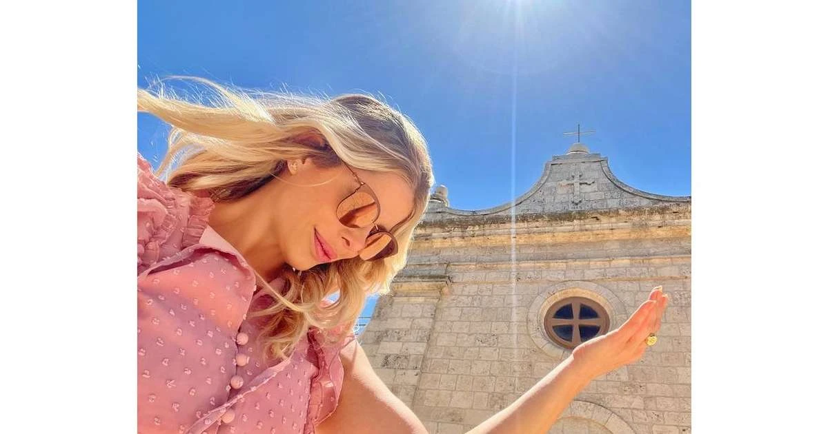 Karina Bacchi, Tati Zaqui, Viih Tube e mais 15 famosos cristãos que falam sobre conversão e sua fé abertamente