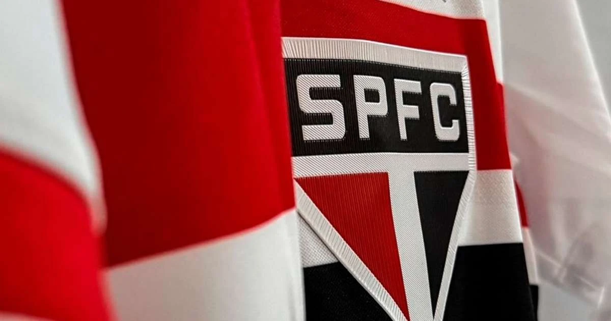 Rogério Ceni é homenageado em novo uniforme do São Paulo; veja fotos
