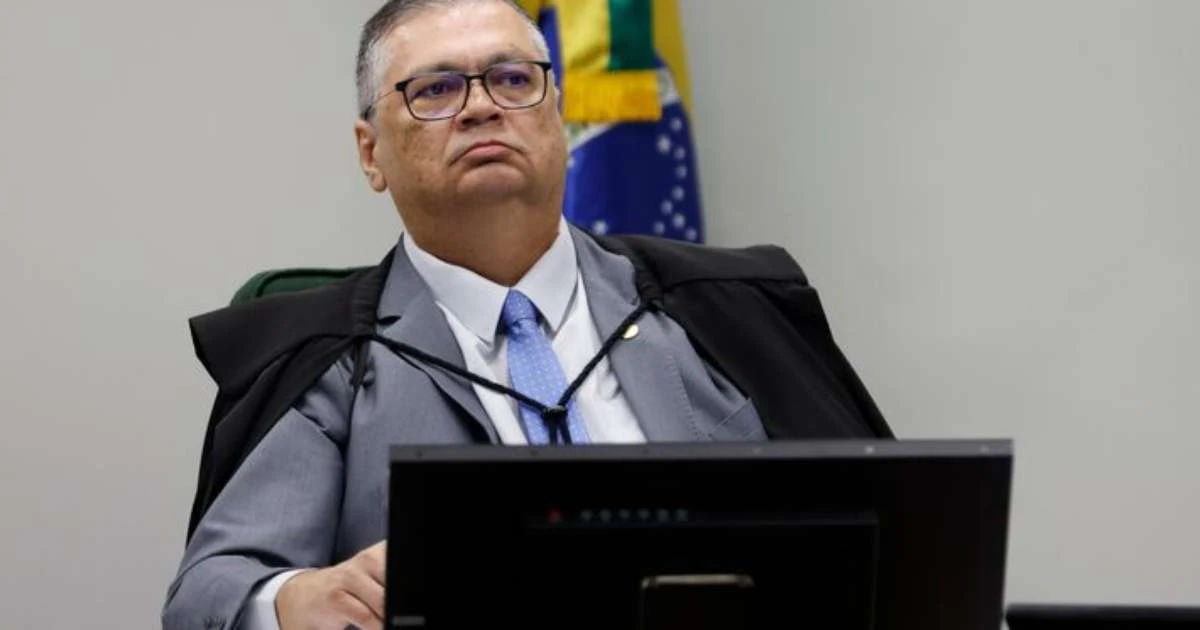 Dino reage a ameaça de americanos contra Moraes e diz que embaixada foge de atribuição