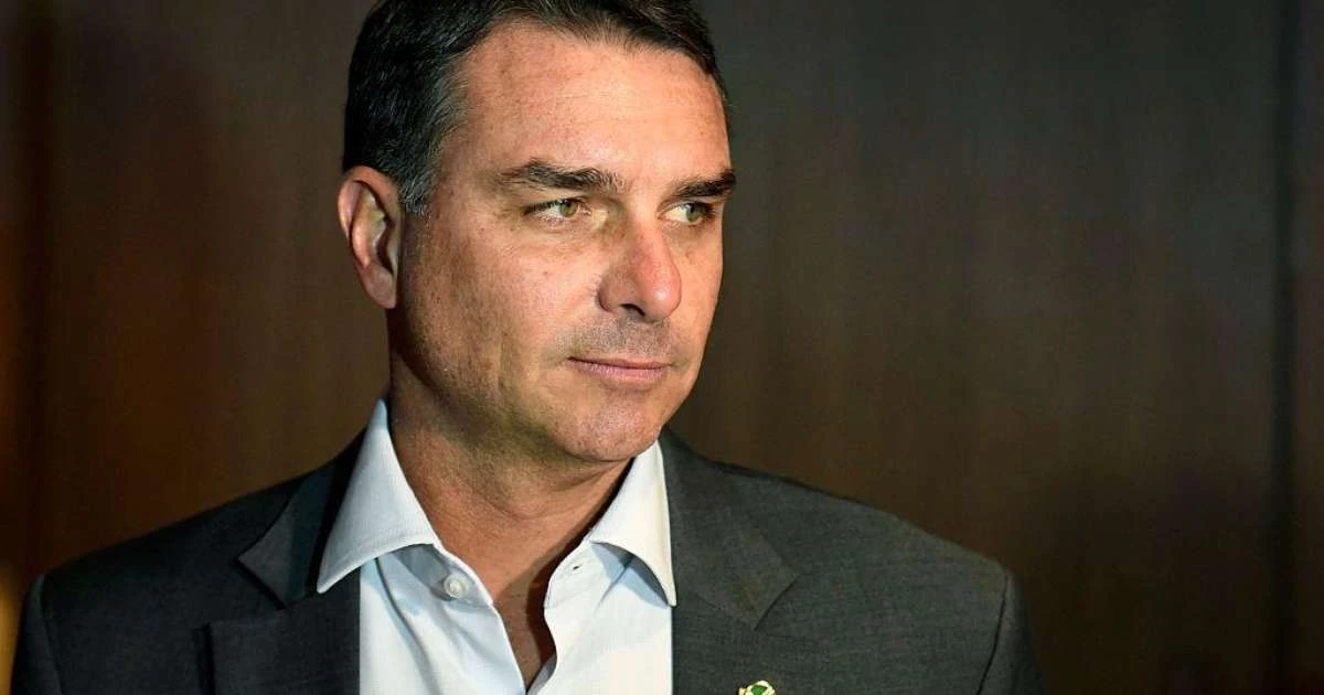 O pedido de desculpas de Flávio Bolsonaro após vídeo de Michelle