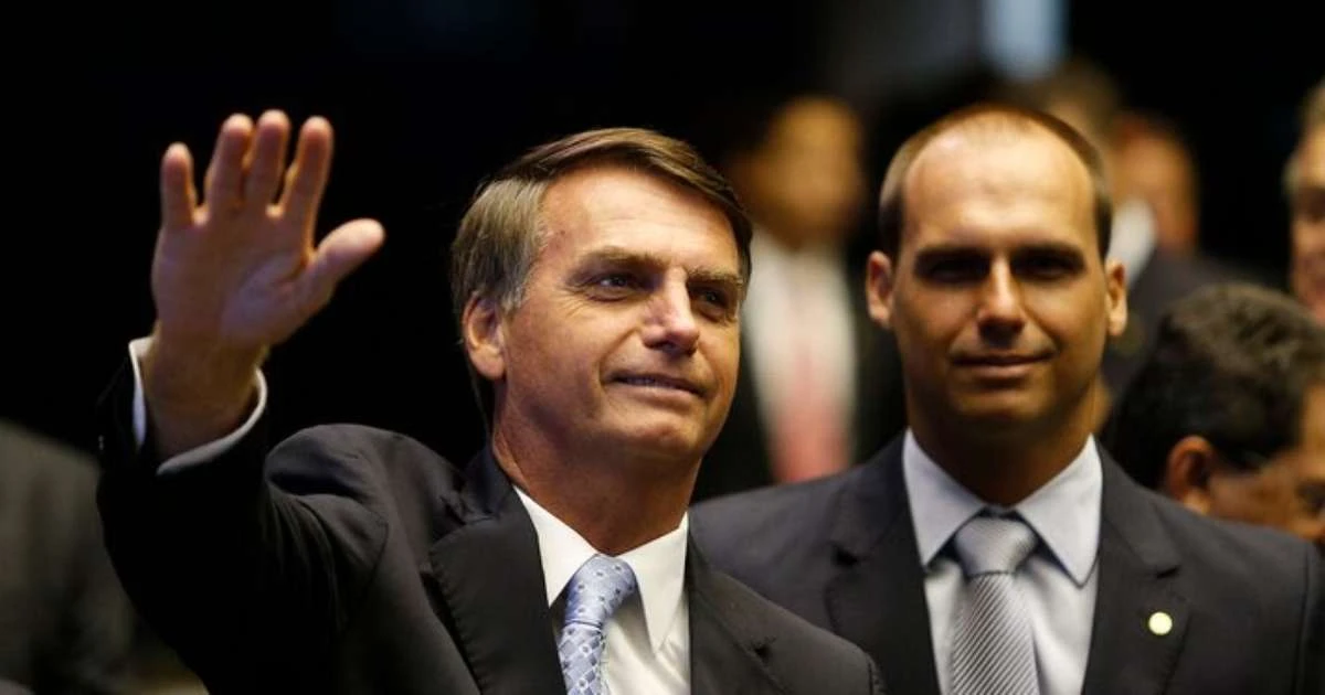 Bolsonaro não pode falar com Eduardo e está proibido de utilizar as redes sociais