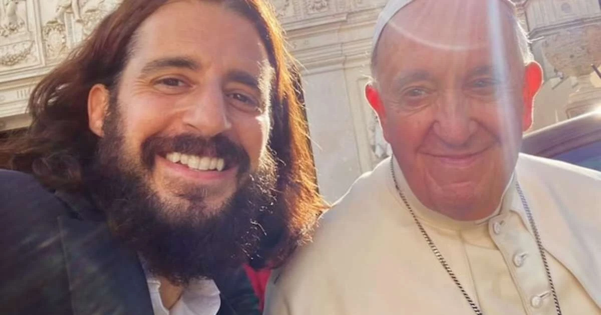 Jesus em 'The Chosen', Jonathan Roumie relembra encontros com papa Francisco: 'Eternamente grato'
