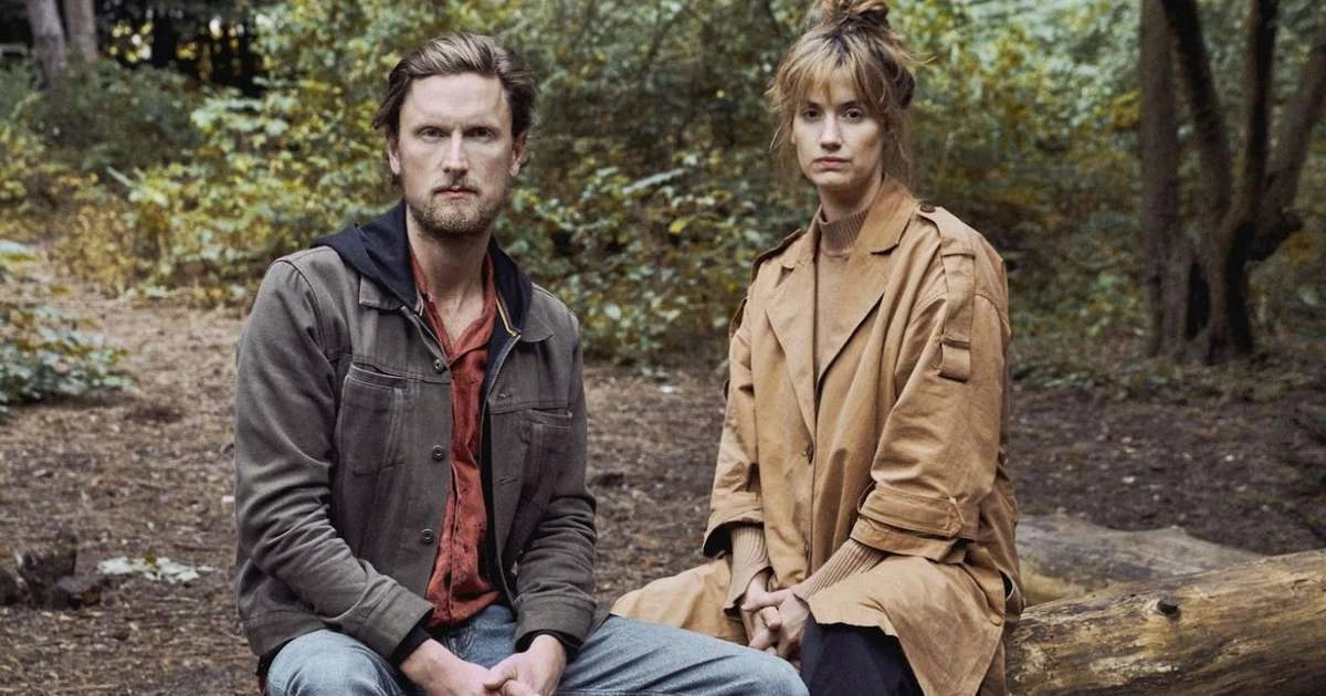Na Netflix: a série escondida de 6 episódios que é um primor e vai te fazer se sentir dentro de uma investigação criminal
