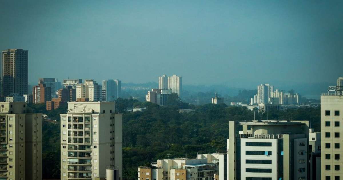 Capital paulista deve ter pancadas de chuva e ventos de até 80 km/h