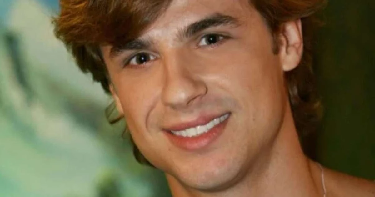 Flagra! Ex-ator da Globo é visto vendendo sua bebida no show de Lady Gaga