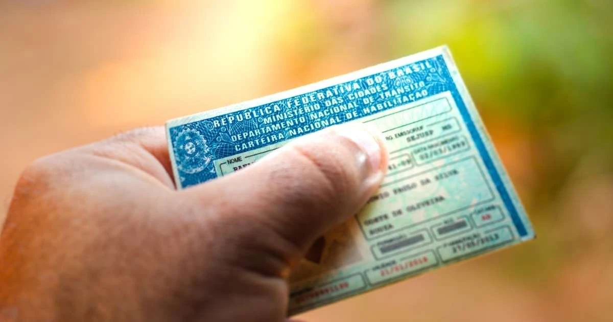 Lula veta exigência de exame toxicológico para tirar CNH nas categorias A e B