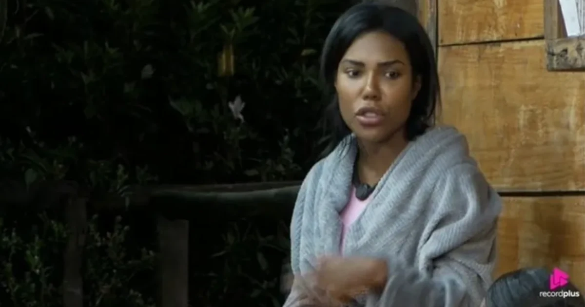 A Fazenda 17: Após confusão, Carol decide abandonar grupo: 'Só preciso do Brasil'