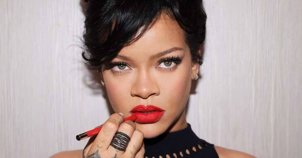 Rihanna chega aos 37 anos com fortuna avaliada em mais de R$ 8 bilhões