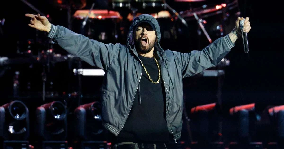 'Você leu minha carta?': Eminem se conecta com fãs reais em teaser de novo documentário