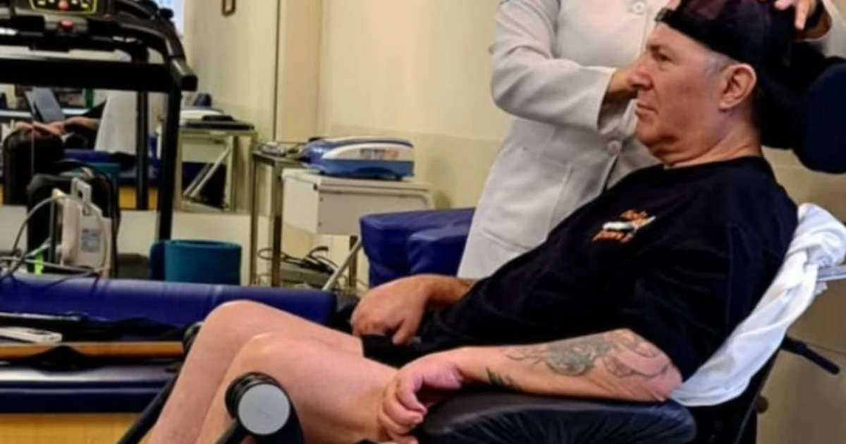 Em reabilitação, Mingau, do Ultraje a Rigor, está 'atento e interagindo', revela filha
