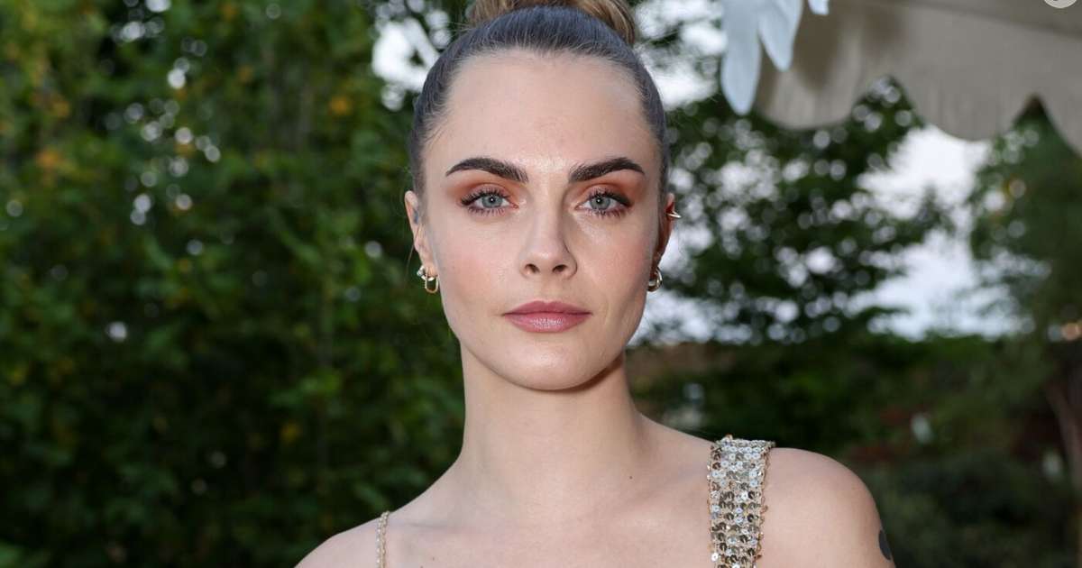 'Triste e muito deprimida': Cara Delevingne surpreende ao revelar idade que ficou bêbada pela 1ª vez e detalha luta contra álcool e drogas