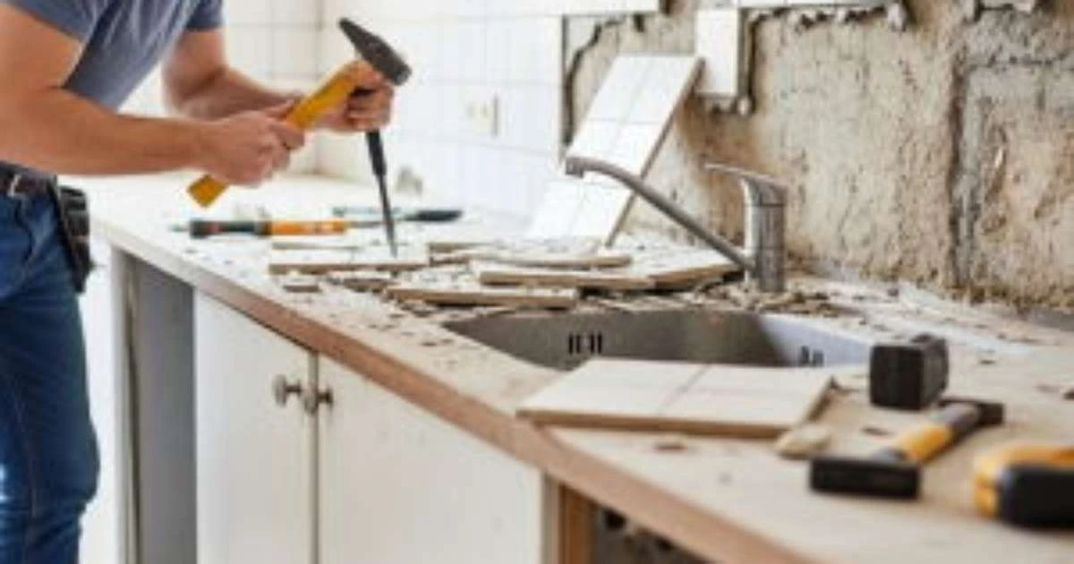 Adeus azulejos: o que está substituindo os revestimentos tradicionais nas cozinhas em 2025