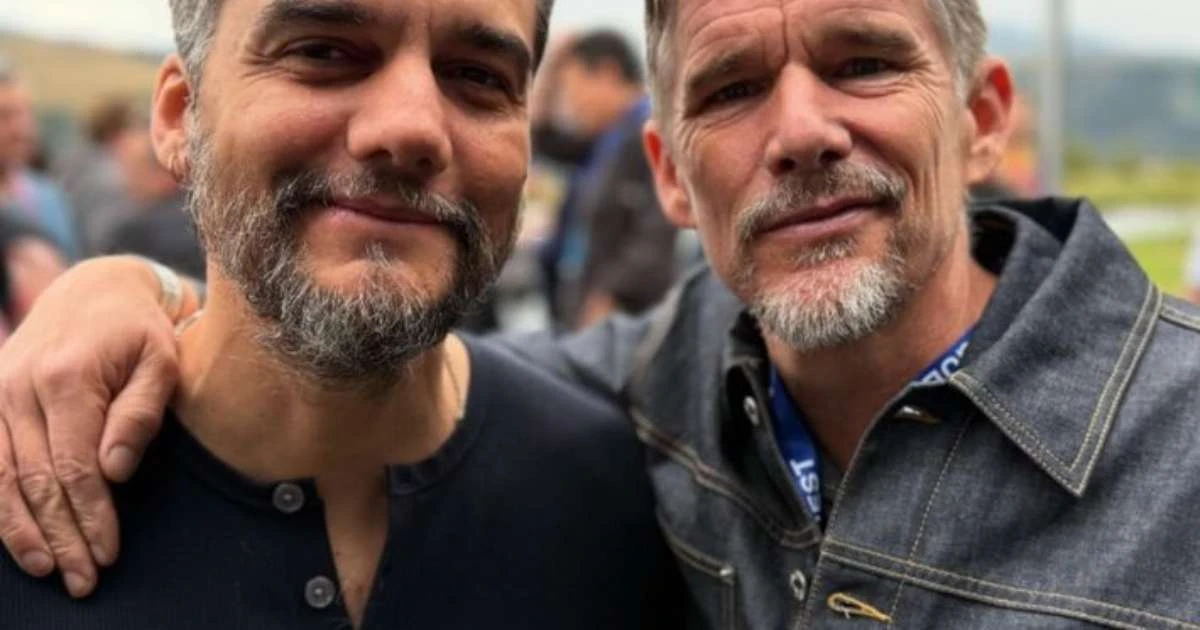 Wagner Moura posa com Ethan Hawke no Festival de Telluride; 'O Agente Secreto' é destaque