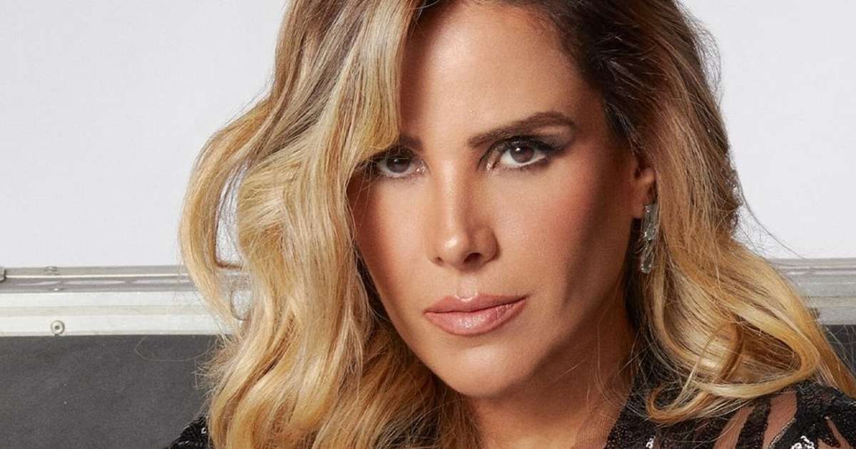 Wanessa Camargo surge magérrima com look transparente: 'Nasceu para brilhar'