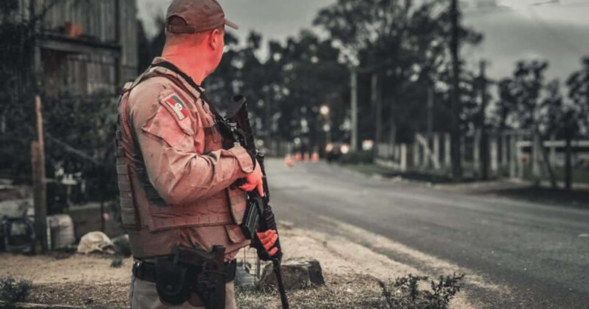 Homem é preso comprando em uma loja após furto a restaurante de Osório