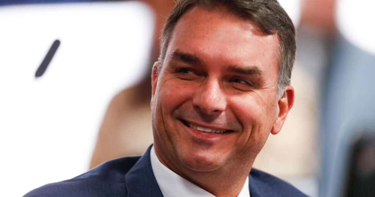 Flávio Bolsonaro ataca Moraes e diz que ato no Rio é por anistia e contra 'alexandrismo'; veja vídeo