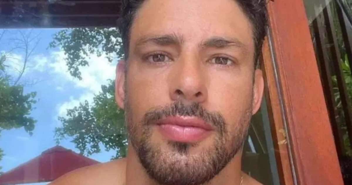 Cauã Reymond quase mostra demais e endoida fãs: 'Queria ser essa sunga'