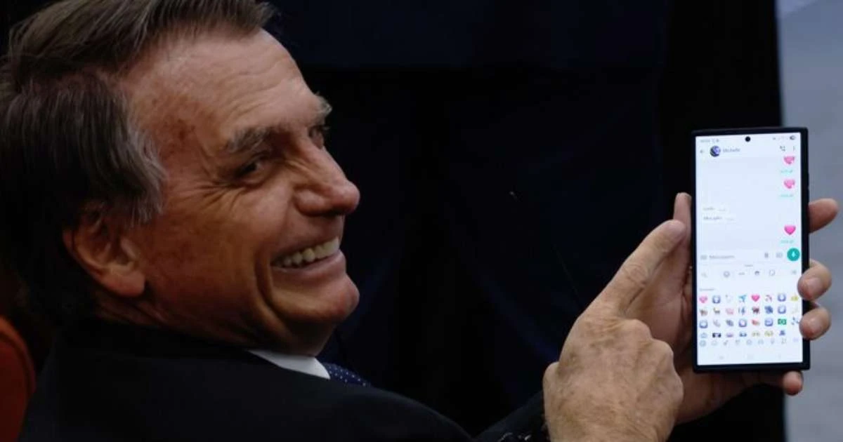 Com quem Bolsonaro trocava mensagens no celular apreendido pela PF? Veja os nomes