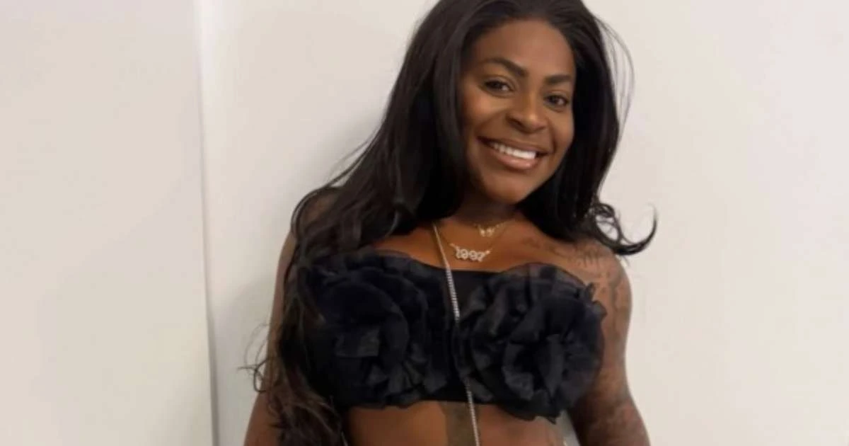Jojo Todynho mostra samba no pé e web aponta alfinetada em influenciadoras 'novas' no Carnaval