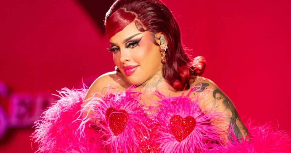 Roupa de Gloria Groove em seu casamento dá o que falar: 'Pobrinha....'