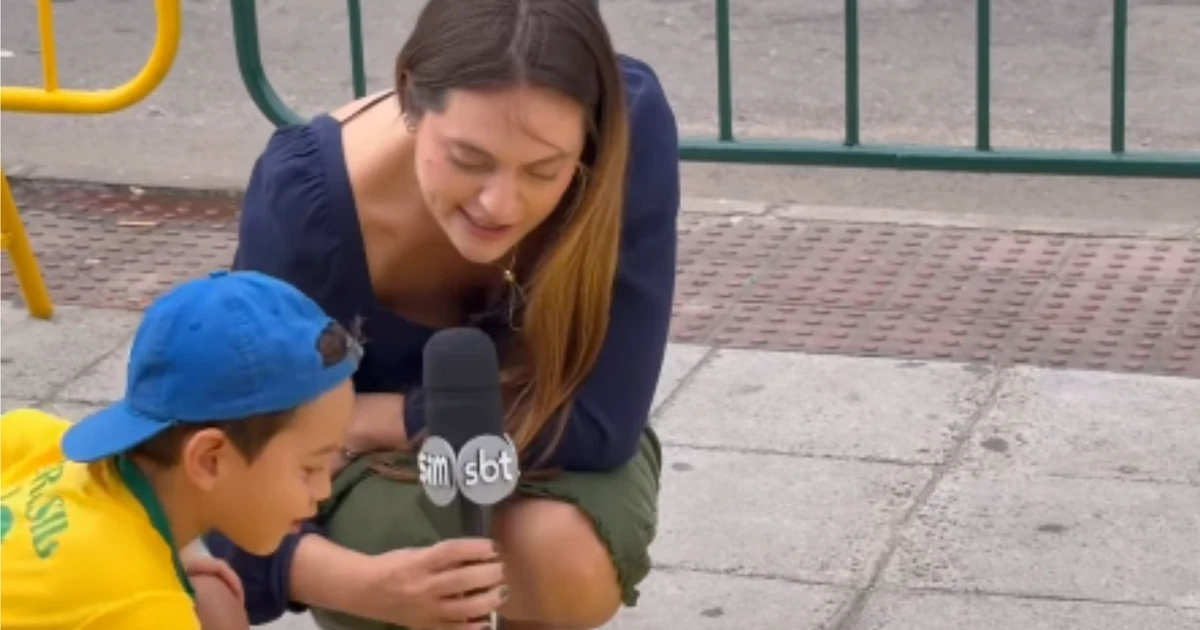 Garoto surpreende repórter ao dar entrevista para o SBT: 'Não é a Globo, mas tá bom'