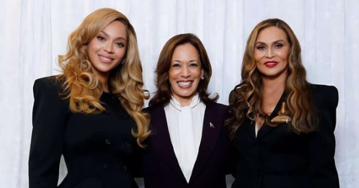 Tina Knowles mãe de Beyoncé retorna a Nova York após discurso em Houston