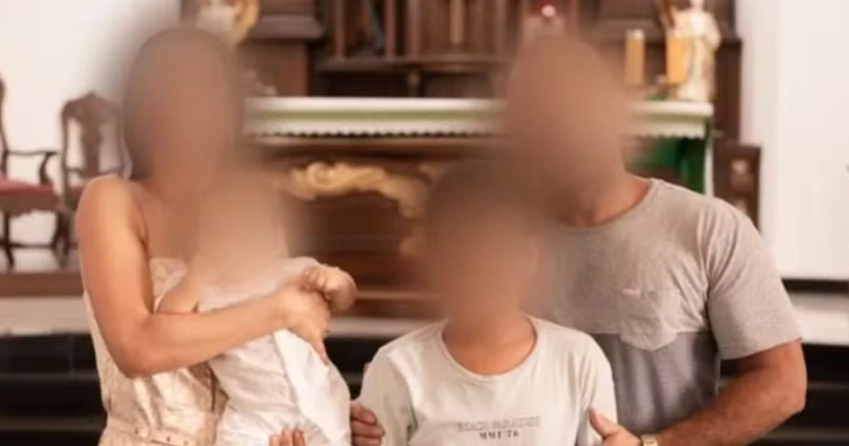 Pedido de foto com cadáver e juras de amor: como menor de idade chocou com mensagens após matar os pais