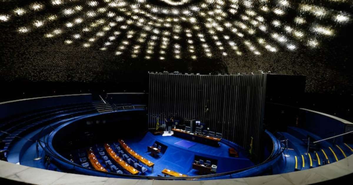 Câmara pede ao STF mais tempo para aplicar decisão que anula eleição de deputados