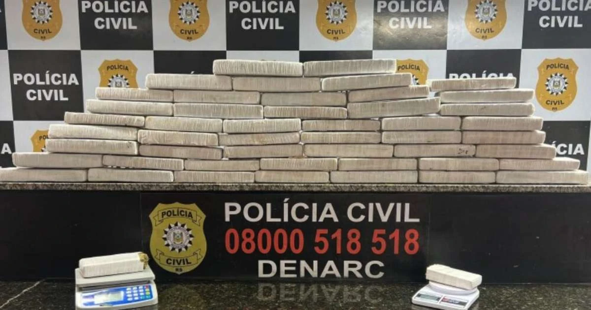 Residência vigiada por semanas vira alvo de operação e Policia prende em flagrante homem com 50 tijolos de maconha