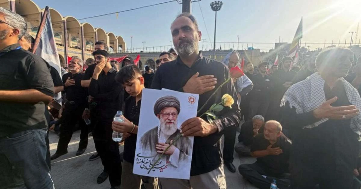 Irã inicia oficialmente funeral de Ali Khamenei