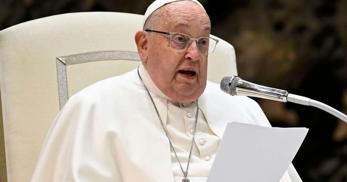 Dieta com muita pizza e nada de exercícios já causou problema de saúde grave no Papa Francisco e resultou em cirurgia delicada