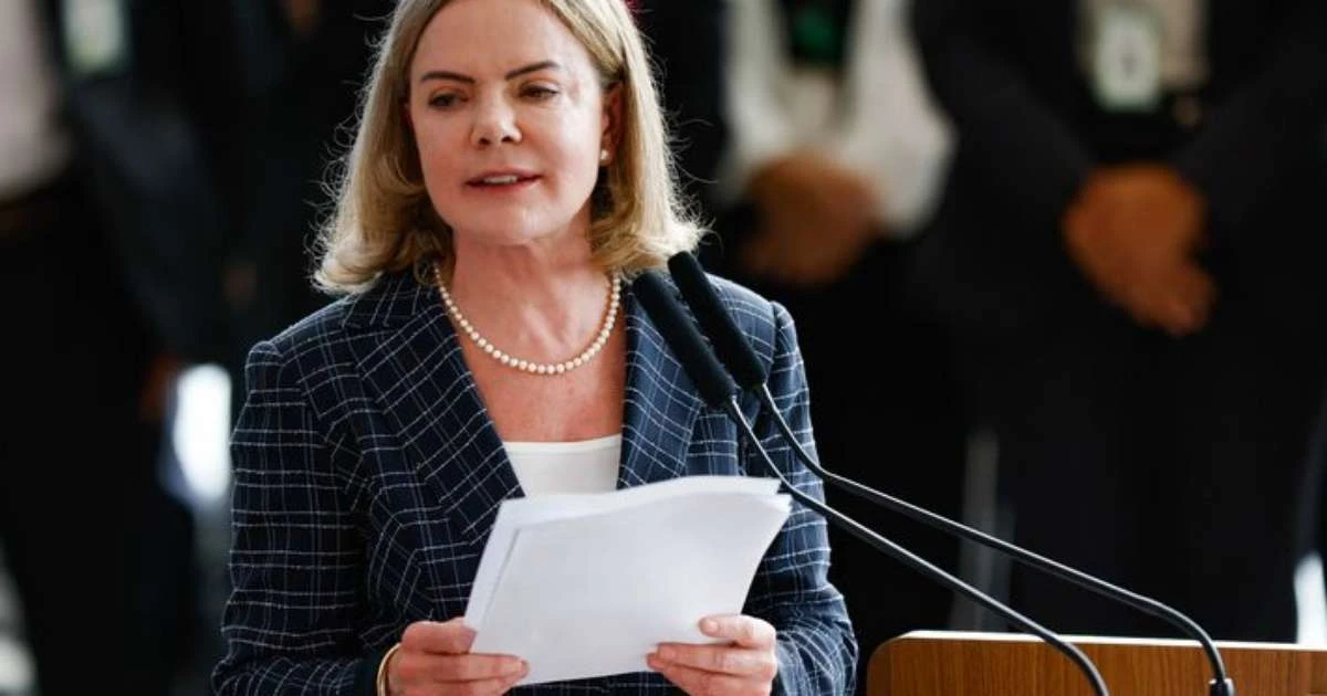 Gleisi defende que petistas, incluindo ela e Haddad, sejam candidatos no ano que vem